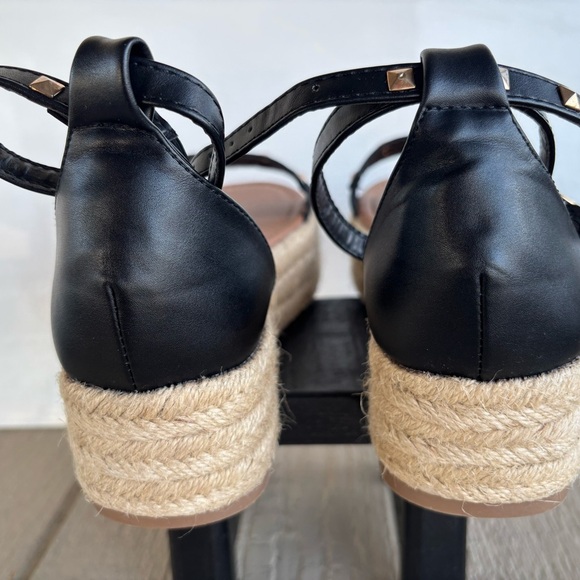 Coccoli Black Sandals with Strappy Design - Picture 5 of 12